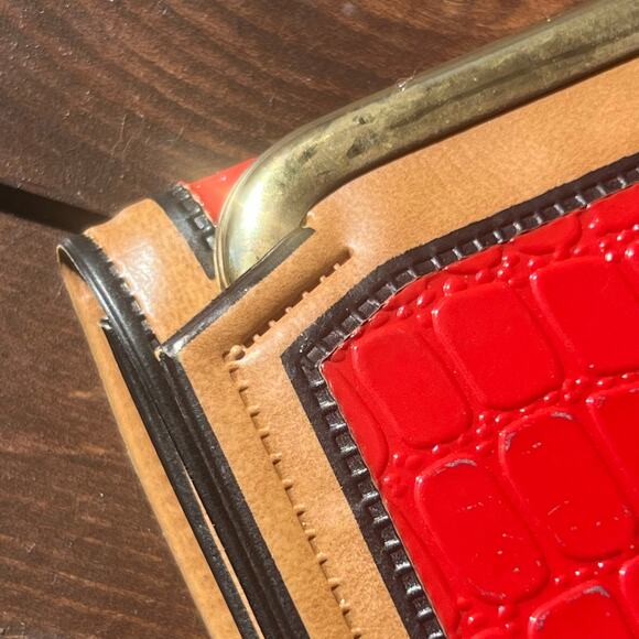 Vintage 80s Red Tan Reptile Embossed Womens Wallet Kisslock and Snap Closure - Picture 5 of 10